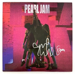 Mike McCready & Stone Gossard autografo firmato Pearl Jam album record dieci con JSA - Foto 1 di 4