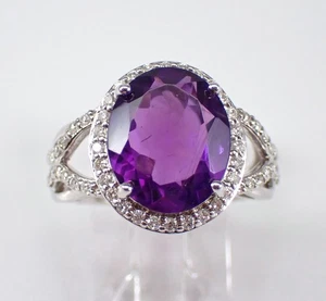 Anillo de compromiso de oro blanco de 14K con diamantes y amatista con montura de halo de piedras preciosas - Imagen 1 de 8