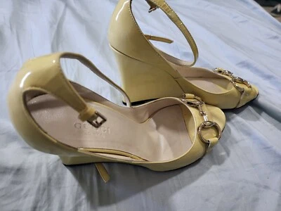 Zapatos de salón GUCCI Horsebit Accent charol amarillo crema cuero, talla 5,5 auténticos  Foto 1 de 4