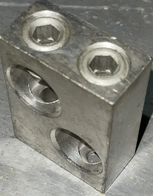 WESTINGHOUSE / ILSCO TERMINAL BLOCK 250-500 MCM TA600LA / D1769  AL-CU - Image 1 of 4