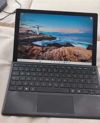 Microsoft Surface Pro 7+ 1960  i7-1165G7@2.8GHz 16GB RAM - 256GB SSD - Image 1 of 4