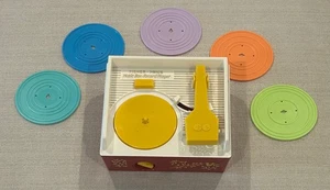Fisher Price Music Box Record Player Toy & 5 Records Works Great Mint 2014 Video - Picture 1 of 12