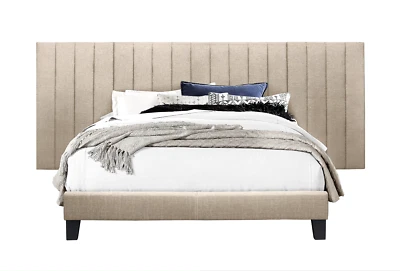 BEIGE CANALIZADO TAPIZADO PLATAFORMA KING CAMA Y 2 PANELES DE PARED DE TELA MUEBLES Foto 1 de 4