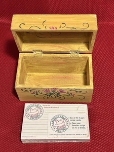 Vintage Wood Recipe Box With Sealed Cards Floral Design - Picture 1 of 9