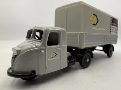 1:76 Trackside Scammell Scarab Van Trailer Railfreight DG148009 - Boxed - Image 1 of 4