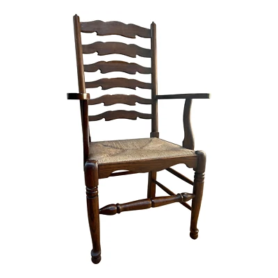 Silla con respaldo de escalera Asiento Rush tejido de madera de roble con brazos principios de América 1920 gyuhj Foto 1 de 4