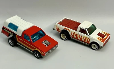 Пара белых ступиц 1979 Hot Wheels Vintage Real Riders Dodge Red D-50 Flames Truck - Изображение 1 из 4