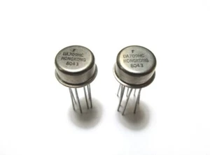 2 FAIRCHILD UA709HC HIGH PERFORMANCE OP AMP METAL CAN 8 PIN IC with Tracking # - Picture 1 of 1