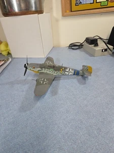 BF-109 G6 Messerschmitt WWII Fighter 21st Century Toys 1:18 Yellow1 Green Hearts - Foto 1 di 12