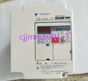 1 pieza usado Yaskawa CIMR-J7AA21P5 - Imagen 1 de 2