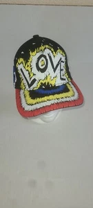Casquette Love Hat rouge jaune blanc et bleu sur noir à bretelles réglables - Photo 1/6