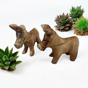 Set 2 statuine asino in legno intagliato a mano presepe arte popolare mulo - Foto 1 di 7