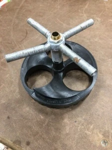 Rueda de goma grande o de juguete castor de 1" con resortes para máquina expendedora a granel RB16 - Imagen 1 de 1