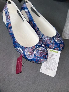 NEW Crocs Vera Bradley Kadee Paisley flats Marine Bleu Women's size 8 NWT - Picture 1 of 5