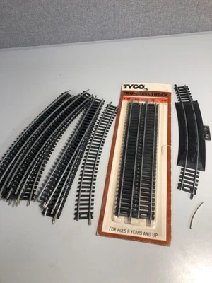 20-TYCO 9" TRUE STEEL CURVED & STRAIGHT TRACK HO (518) - Image 1 of 4