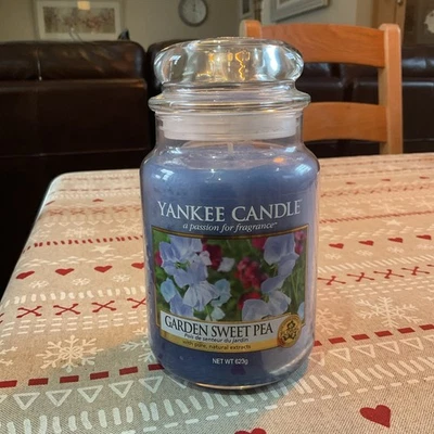 Yankee Candle  Garden Sweet Pea Large 623g Jar. New in Mint Condition 2017  - Image 1 of 4
