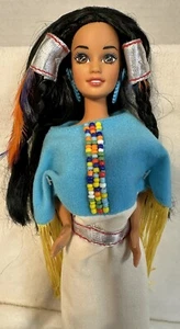 Barbie nativa americana Mattel con muñecas del mundo 1993 segunda edición - Imagen 1 de 6