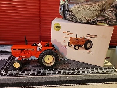 Réplica de tractor diecast Allis Chalmers 185 1/16 coleccionable por modelos a escala  Foto 1 de 4