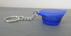 Tupperware Neuheit Größe Sammlerstück Schlüsselanhänger blau Auflaufform Schüssel mit Deckel - Bild 1 von 3