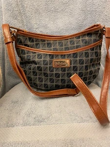 Nine & Co Handtasche dunkelblau geometrisches Muster mit braunem Besatz  - Bild 1 von 8