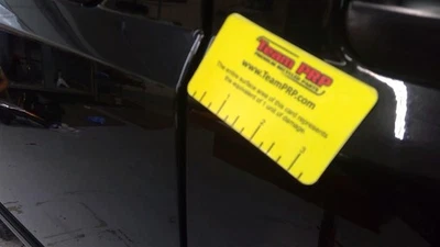 Used Front Right Door Assembly Front fits: 2014 Gmc Yukon xl 1500 R. door handle - Image 1 of 4