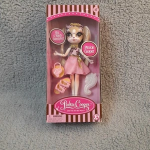Pinkie Cooper und Jet Set Haustiere Ginger Jones Puppe 2013 Bridge Direct 33046 Neu im Karton - Bild 1 von 7