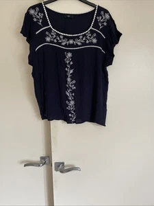 BNWOT M&Co Ladies Petite Embroidered Navy/White Gypsy Top - Picture 1 of 3
