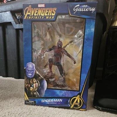 Iron Spider-Man Avengers 3 Diamond Select Toys Marvel Gallery PVC Resin Statue - Image 1 of 4