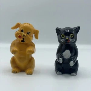 Novelty Salt and Pepper Shakers Cat & Dog F&F Mold & Die Works Plastic - Picture 1 of 5