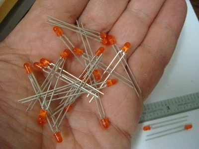 One Lot 400 ORANGE 3mm OSRAM LO3366 LED's - New and Unused - Image 1 of 4