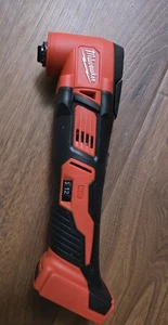 Milwaukee 2626-20 M18 Utensile Multifunzione Oscillante Senza Fili 18 Volt SOLO NUOVO senza SCATOLA - Foto 1 di 5