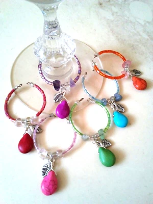 Dijes de copa de vino de piedra con forma de pera hechos a mano (juego de 6) Foto 1 de 4