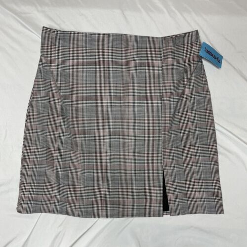 Foto 1 di 9
