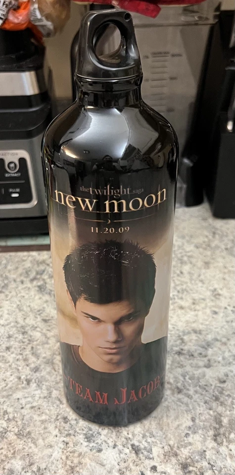 Twilight Eclipse Aluminum Water Bottle  JACOB 2009 Taylor Lautner Saga  - Image 1 of 1