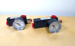 THOMAS Industries Vacuum Connector Blocks w/ Gauges H05A-60 & H10A-60 (inHg) - Picture 1 of 5