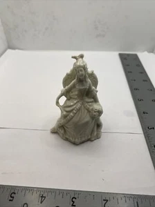 Vintage Ceramic Victorian Woman on Chair White HI-1020C - Picture 1 of 7