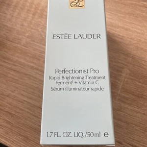 ESTÉE LAUDER PERFECTIONIST PRO SERUM ILLUMINATEUR RAPIDE - Bild 1 von 3