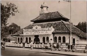 Postal con foto vintage de Yakarta, Java Indonesia RPPC Mesdjid, Djalan Raden Saleh - Imagen 1 de 2
