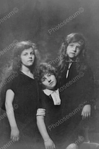 Victorian Girls Pose In Classic Portrait Professional Photo Lab Reprint - Imagen 1 de 1