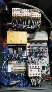 SQUARE D ECS-1011 SAFETY GATE ROBOT CONTROL BOX - Picture 1 of 8