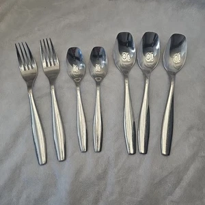 Ajustes Gourmet GS Patrón Non Stop Acero Inoxidable Brillante 7 Piezas Cucharas Tenedores - Imagen 1 de 8