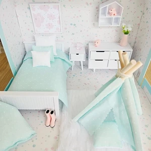 Puppenhaus im Reisekoffer, hübsche neuwertige gepunktet mit rosa Zubehör - Bild 1 von 11