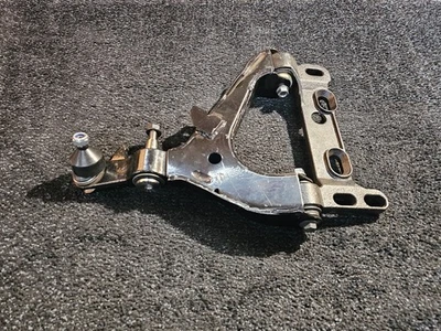 Brazo de control delantero derecho y rótula RK620468 para Ascender Isuzu 04-07 Foto 1 de 4