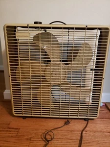 Vintage Toastmaster 3 Geschwindigkeiten Elektrischer Metallkasten Ventilator Holzimitat Maserung Getestet Funktioniert - Bild 1 von 24