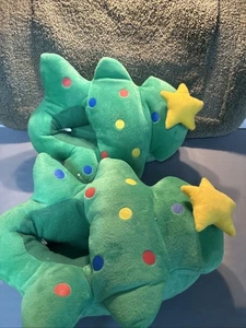 Weihnachtsbaumförmige Feiertagshausschuhe von Rainbow Daze Damengröße 7/8 neu - Bild 1 von 4