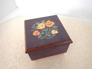 Vintage italienische Musik Schmuckschatulle Intarsien Holz Floral Torna A Surriento Song - Bild 1 von 4