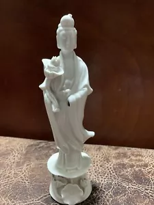Schöne asiatische weiße Porzellan Geisha Mädchen Statue (Angebote akzeptiert) - Bild 1 von 4
