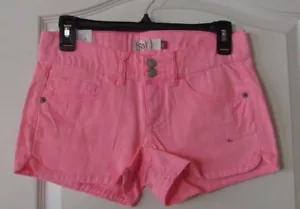 SO® 5-Pocket Shorties Double Button Shorts Pink Women's JR. Sz.3 NWT MSRP$30 - Picture 1 of 2