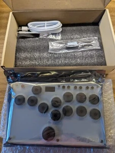 SallyBox Mini Arcade Controller Fight Stick Controller + Interruttori LED RGB Tappi Chiave - Foto 1 di 3