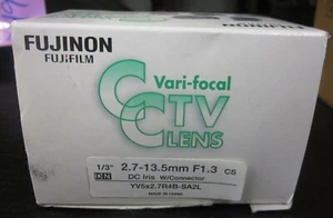 Nueva lente de foco variable FUJINON CC iris YV5X2.7R4B-SA2L CS 1/3" 2.7-13.5 F1.3 - Imagen 1 de 2